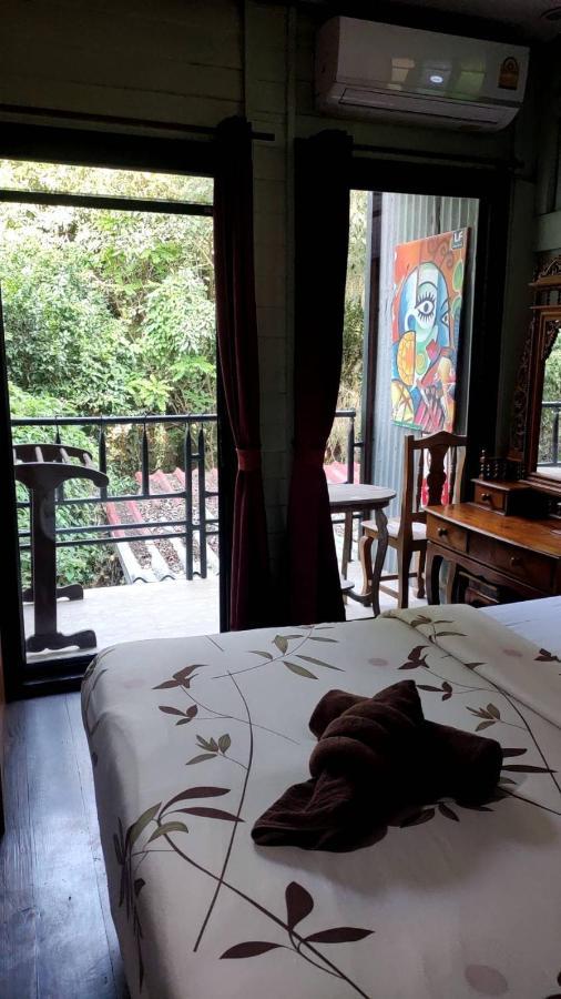 Tamarind Guesthouse Phra Nakhon Si Ayutthaya Dış mekan fotoğraf