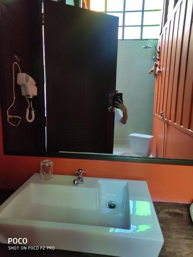 Tamarind Guesthouse Phra Nakhon Si Ayutthaya Dış mekan fotoğraf