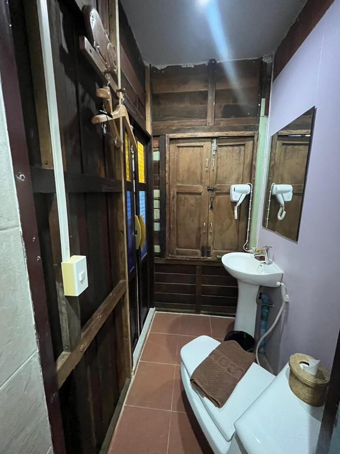 Tamarind Guesthouse Phra Nakhon Si Ayutthaya Dış mekan fotoğraf