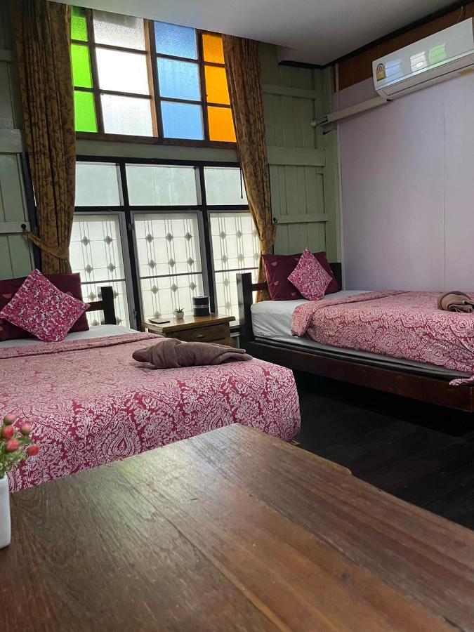 Tamarind Guesthouse Phra Nakhon Si Ayutthaya Dış mekan fotoğraf